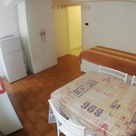 Apartment Over The Rainbow - Cozy Studio In The Centre Of